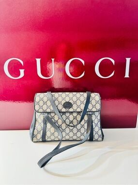 Vintage Collectible Gucci GG Supreme Shoulder Satchel in Beige and Gray